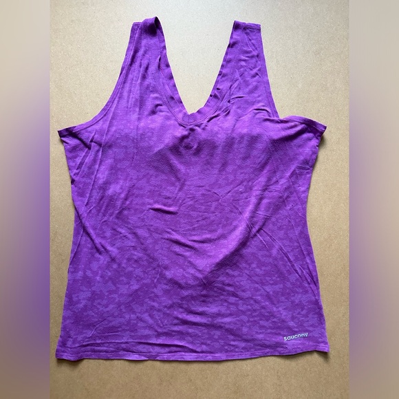 LISTING MOVED TO @wrenandfinch closet - Saucony - running top with tulip back - Picture 1 of 2